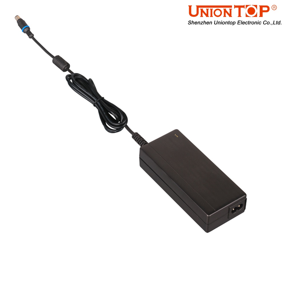 UT93-19V4.74A桌面式电源适配器